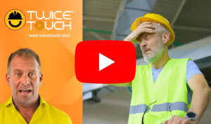 lavorare da soli in sicurezza_twicetouch_uomo a terra